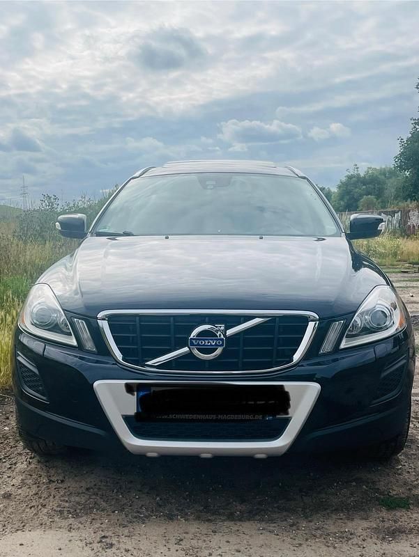 Schwarz Gebraucht 2011 Volvo XC60 Summum SUV | 13.500 € (Etwas zu teuer) - Bild 1/4
