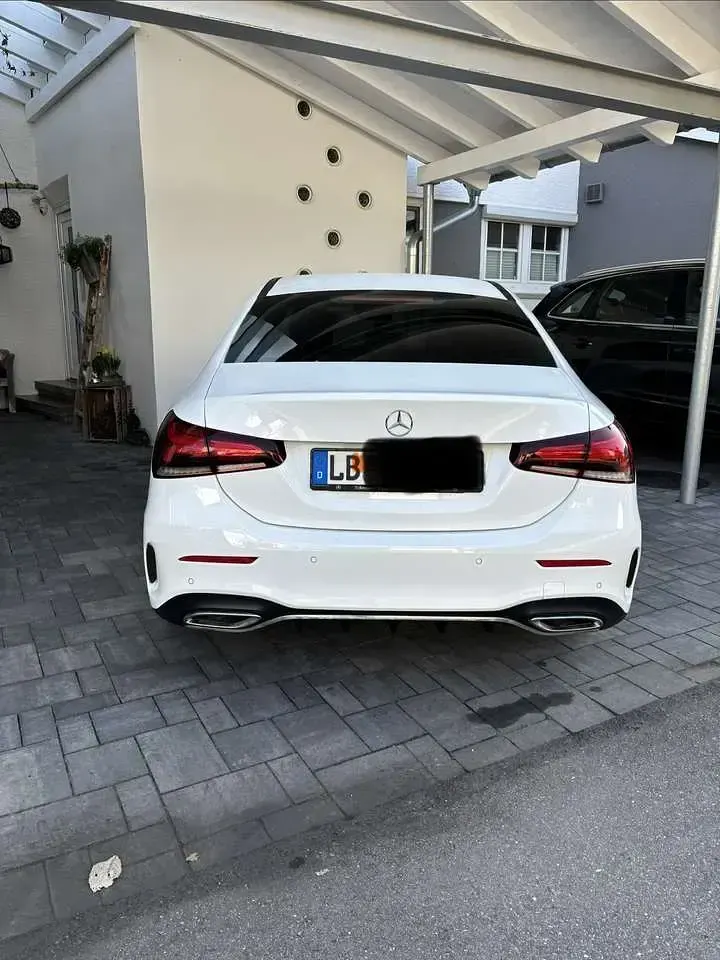Gebraucht Mercedes A200 163 PS (119 kW) 2018 Weiß Limousine