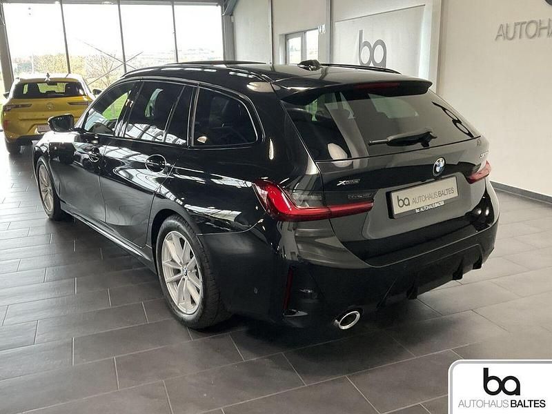 Gebraucht BMW 320 Comfort Edition 190 PS (139 kW) 2025 Saphirschwarz met. Kombi