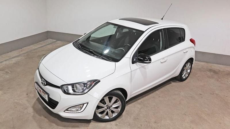 Gebraucht Hyundai i20 Edition 86 PS (63 kW) 2014 Weiß Kleinwagen