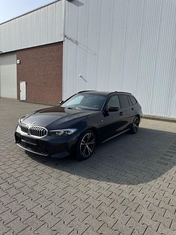Gebraucht BMW 320 M Sport 190 PS (139 kW) 2022 Schwarz Kombi