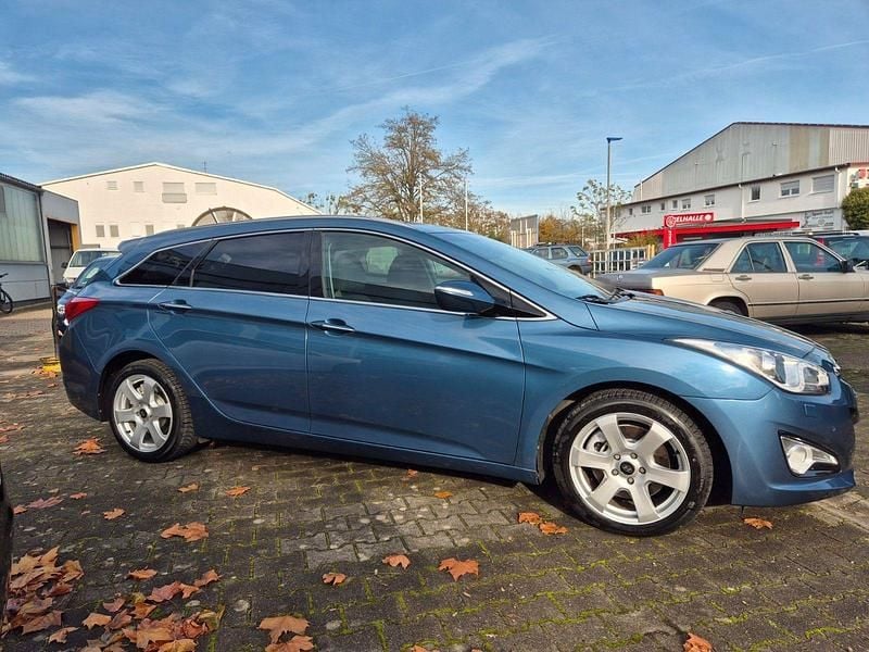 Gebraucht Hyundai i40 136 PS (100 kW) 2013 Blau Kombi