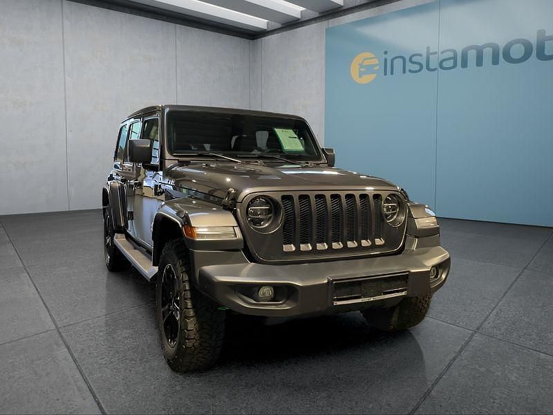 Grau Gebraucht 2021 Jeep Wrangler Sahara SUV | 43.949 € (Fairer Preis) - Bild 1/4