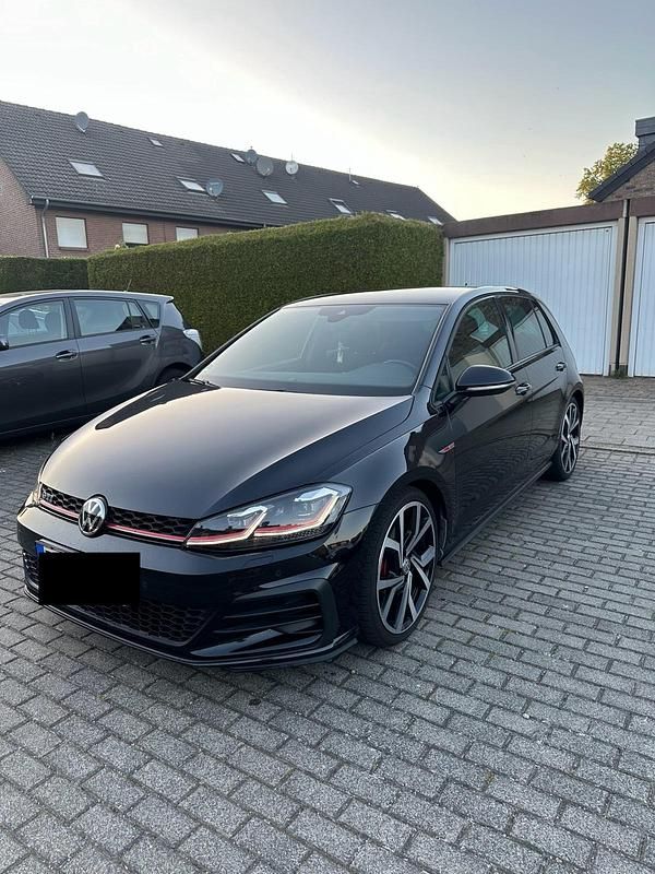 Gebraucht VW Golf VII GTI 230 PS (169 kW) 2018 Schwarz Limousine