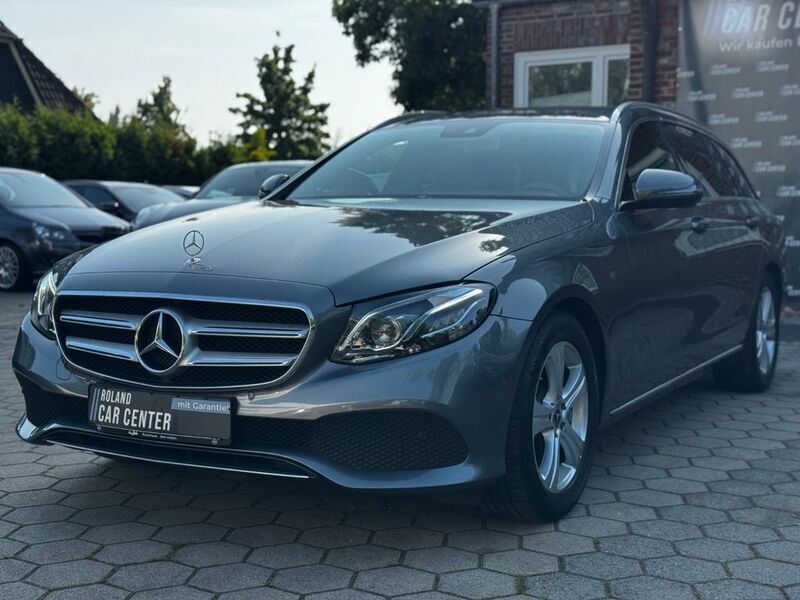 Selenitgrau metalliclack Gebraucht 2018 Mercedes E250 Kombi | 21.940 € (Guter Preis) - Bild 1/4