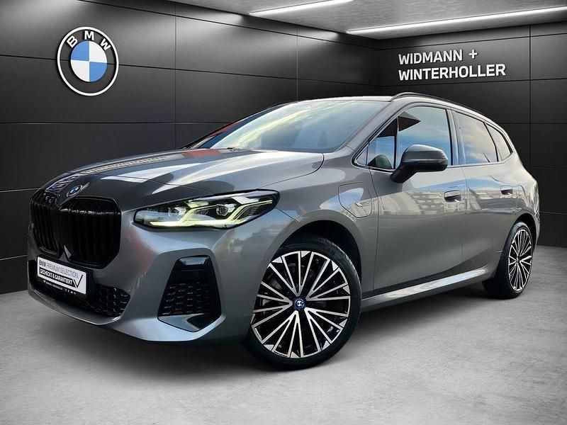 Grau Gebraucht 2022 BMW 230e Active Tourer Luxury Line Van / Kleinbus | 36.450 € (Teuer) - Bild 1/4