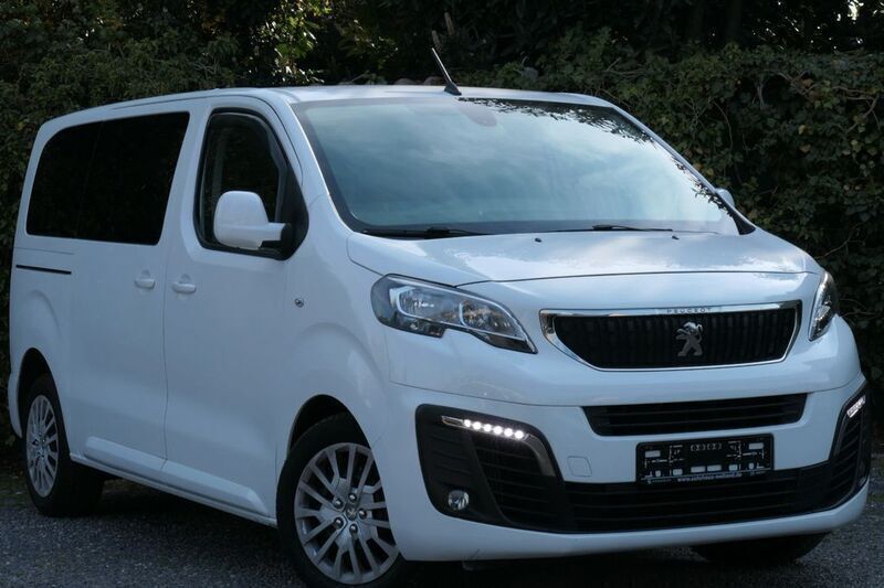 Weiß Gebraucht 2019 Peugeot Traveller Business-Line Van / Kleinbus | 23.950 € - Bild 1/4