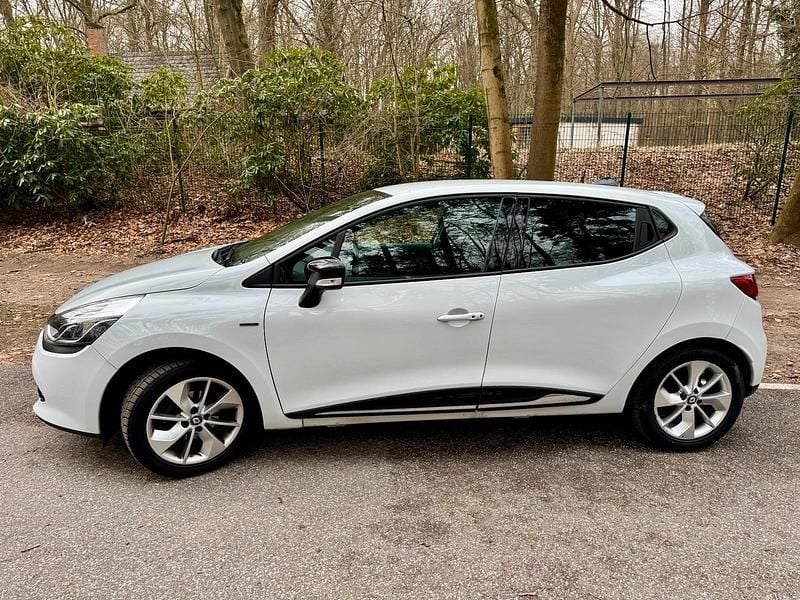 Gebraucht Renault Clio IV LIMITED 73 PS (53 kW) 2016 Weiß Kleinwagen