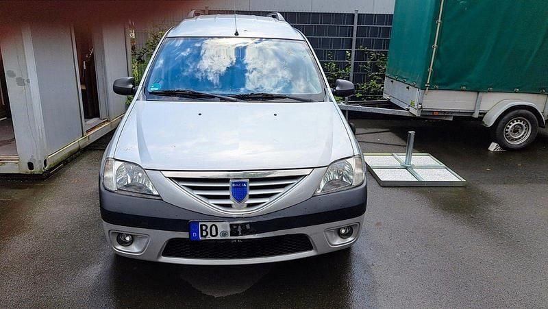 Silber Gebraucht 2008 Dacia Logan MCV Lauréate Kombi | 2.750 € (Fairer Preis) - Bild 1/4