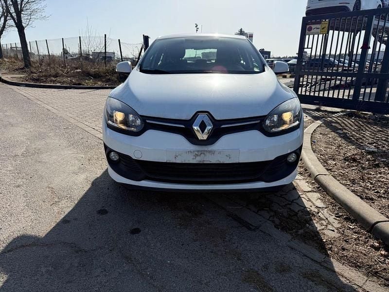 Gebraucht Renault Mégane III Authentique 116 PS (85 kW) 2016 Weiß Limousine