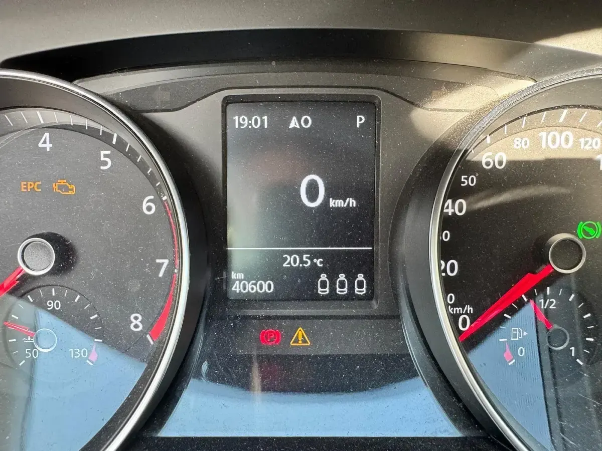 Gebraucht VW Passat Comfortline 179 PS (131 kW) 2017 Silber Kombi