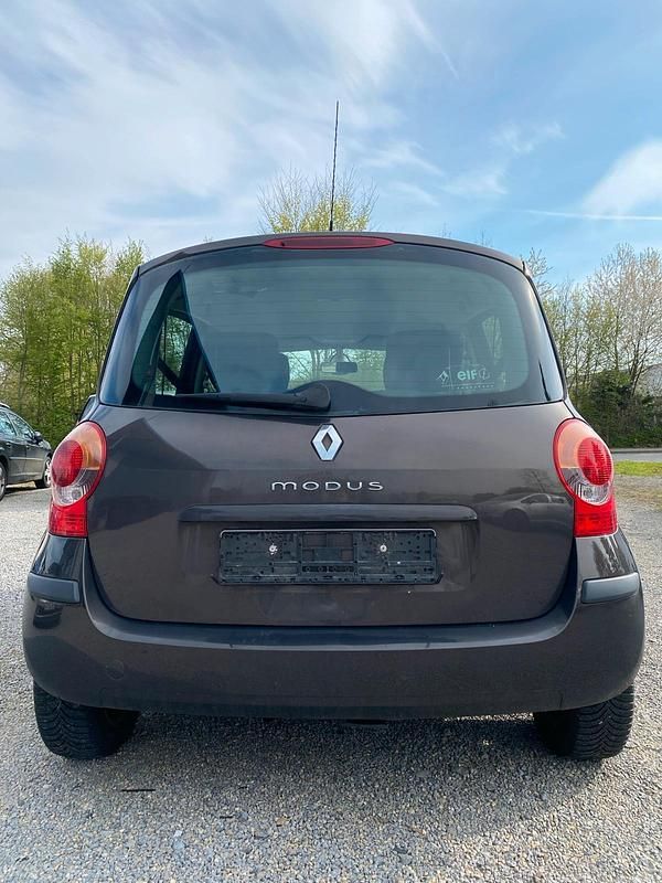 Usado Renault Modus 75 HP (55 kW) 2005 Andere farben Monovolume