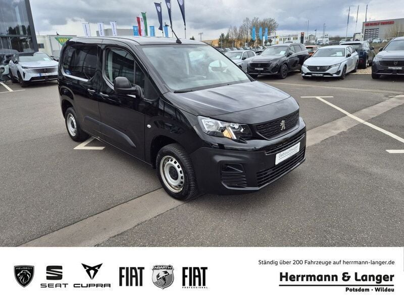 Schwarz / perla nera schwarz (metallic) Gebraucht 2022 Peugeot Partner Van / Kleinbus | 11.999 € (Guter Preis) - Bild 1/4