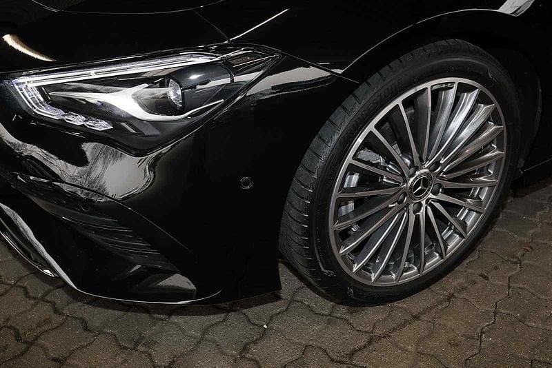 Gebraucht Mercedes CLA200 AMG 163 PS (119 kW) 2024 Metalliclack kosmosschwarz Coupé