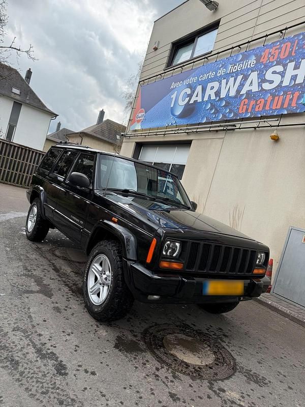 Gebraucht Jeep Cherokee 185 PS (136 kW) 2000 Schwarz SUV