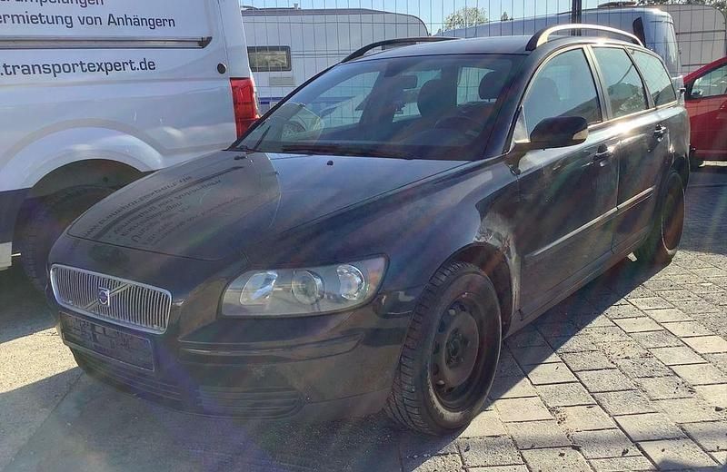 Schwarz Gebraucht 2006 Volvo V50 Kinetic Kombi | 1.200 € (Fairer Preis) - Bild 1/4