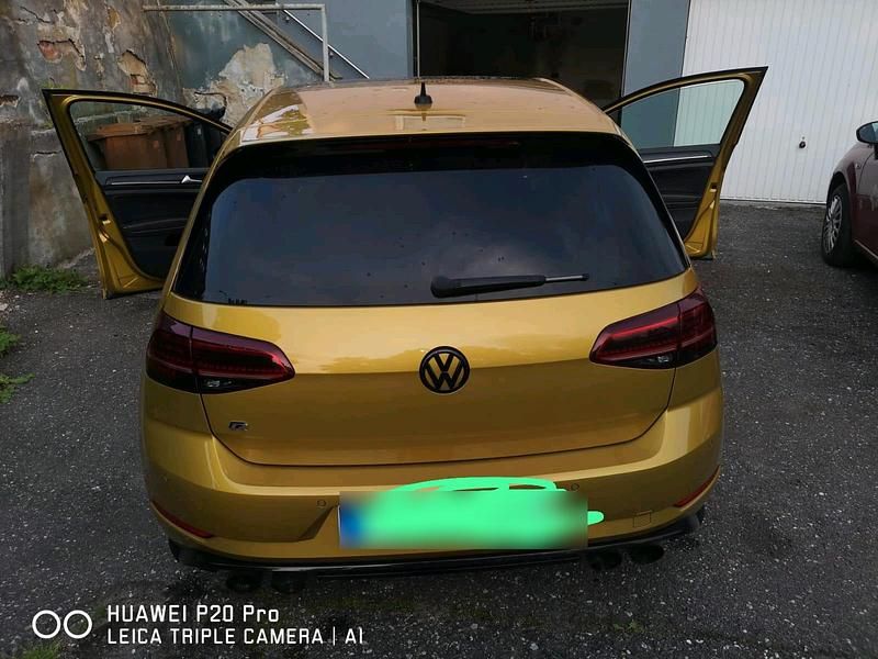 Gebraucht VW Golf VII R 310 PS (228 kW) 2017 Gold Limousine