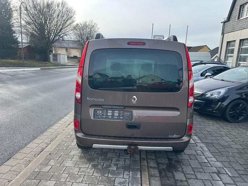 Gebraucht Renault Kangoo Authentique 75 PS (55 kW) 2011 Braun Van / Kleinbus