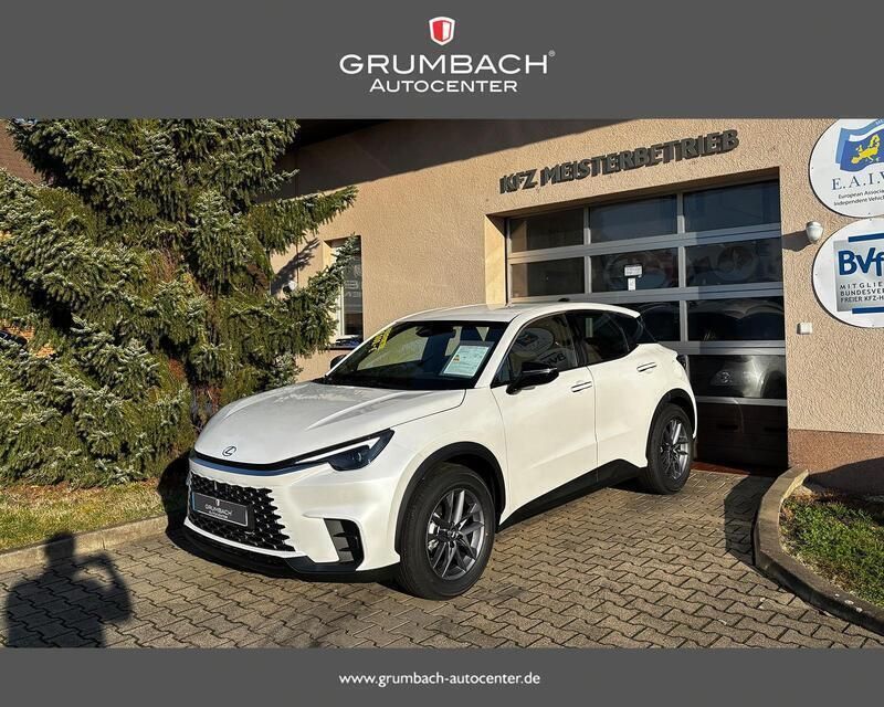 085 sonic white Neu 2025 Lexus LBX SUV | 28.970 € (Superpreis) - Bild 1/4