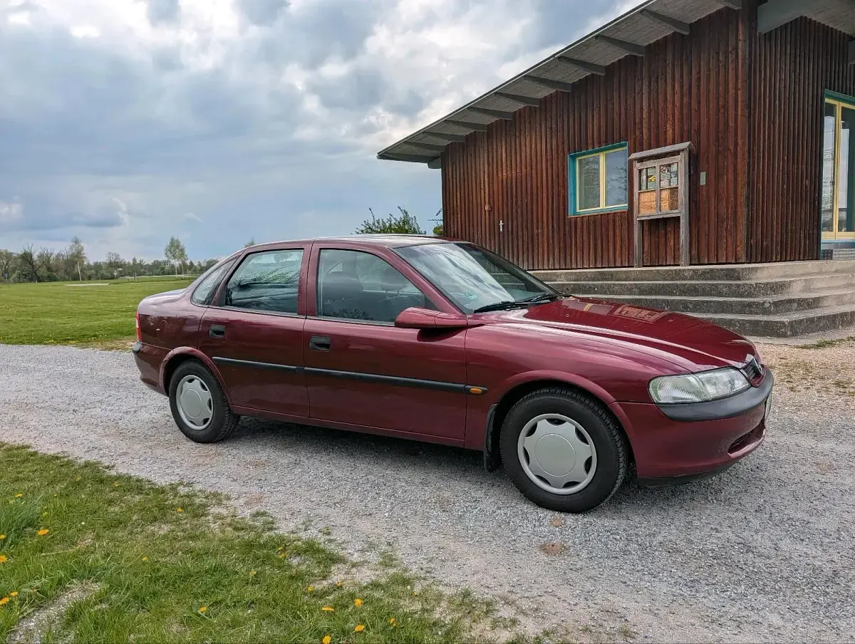 Gebraucht Opel Vectra 101 PS (74 kW) 1997 Rot Limousine