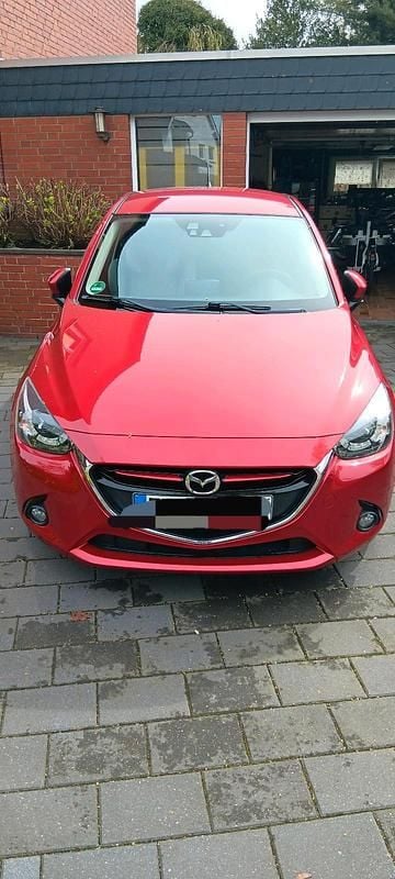 Gebraucht Mazda 2 Nakama 90 PS (66 kW) 2015 Rot Kleinwagen