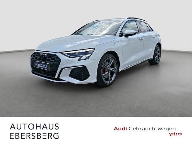 Weiß Gebraucht 2022 Audi A3 Sportback e-tron S-Line Limousine | 28.400 € (Fairer Preis) - Bild 1/4