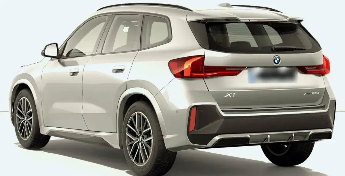 Gebraucht BMW X1 M Sport 163 PS (119 kW) 2025 Silber SUV