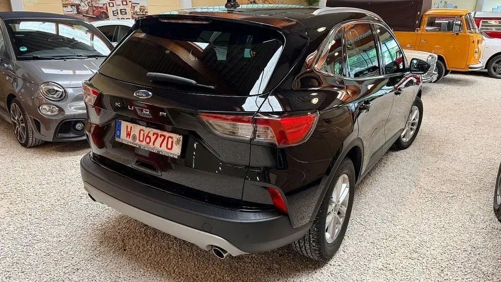 Gebraucht Ford Kuga Titanium 150 PS (110 kW) 2020 Schwarz SUV