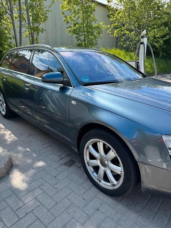 Grau Gebraucht 2005 Audi A6 Kombi | 2.550 € (Superpreis) - Bild 1/4