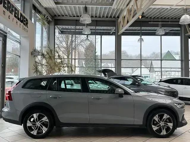 Brugt Volvo V60 CC Plus 197 HK (144 kW) 2023 Grå Stationcar