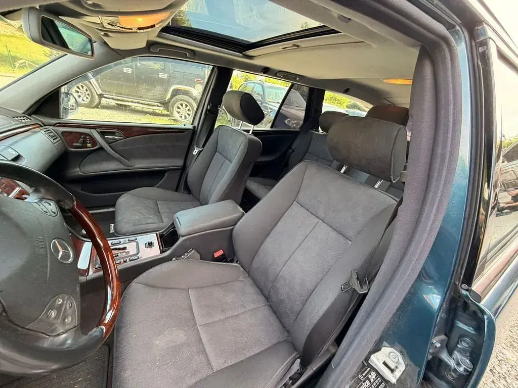 Używany Mercedes E280 204 KM (150 kW) 2000 Zielony Kombi