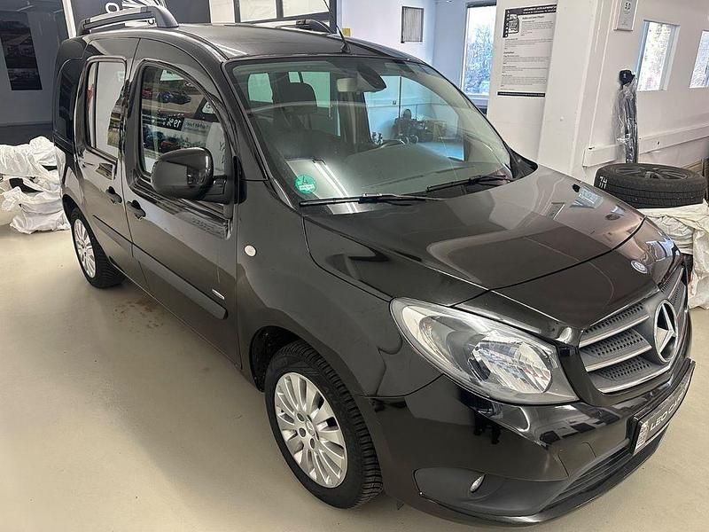 Gebraucht Mercedes Citan 112 114 PS (83 kW) 2015 Schwarz Kombi