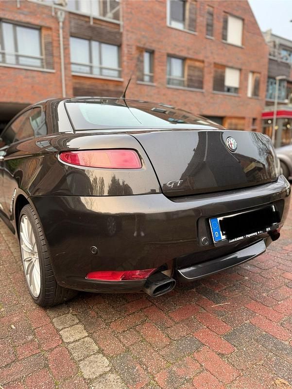 Schwarz Gebraucht 2005 Alfa Romeo GT Coupé | 3.499 € - Bild 1/4