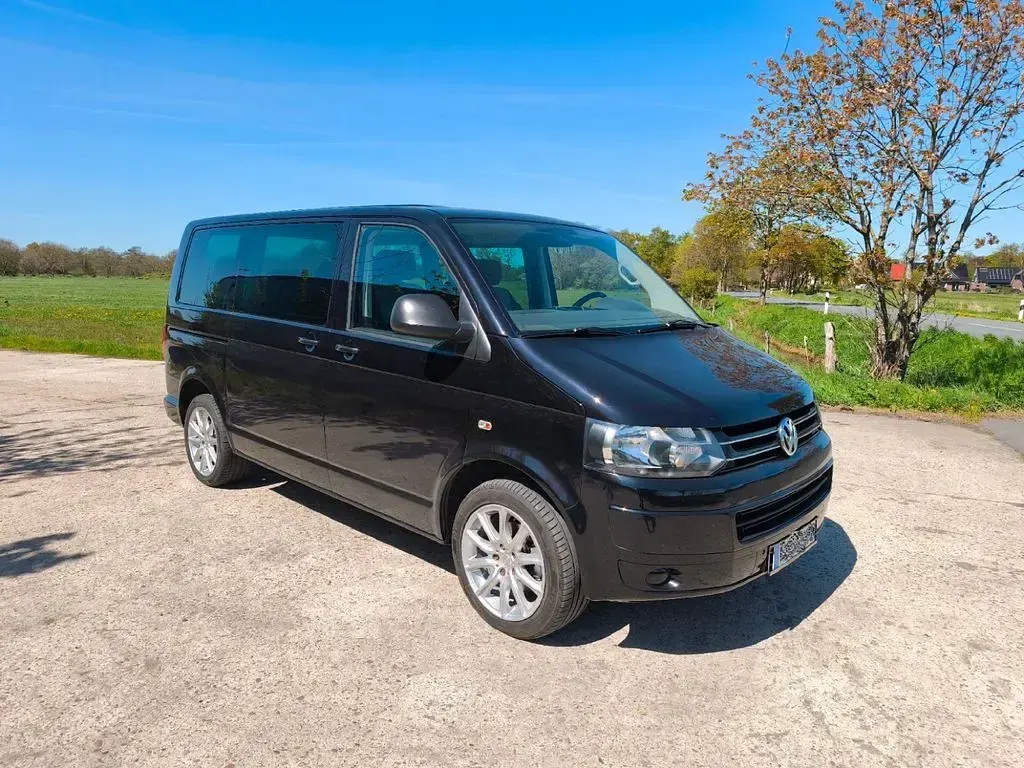 Second-hand VW T5 Startline 140 CP (102 kW) 2012 Negru Van