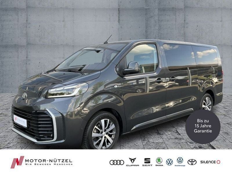 Grau Gebraucht 2024 Toyota Proace Verso Team Kombi | 41.460 € (Guter Preis) - Bild 1/4