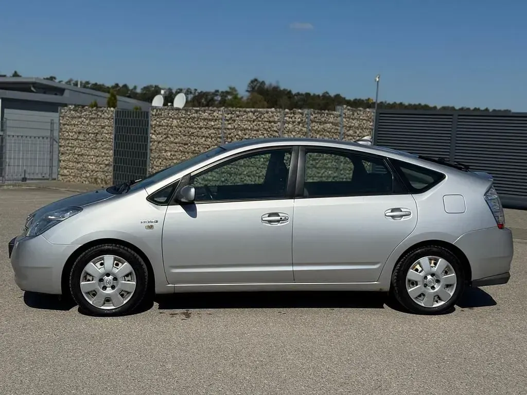 Używany Toyota Prius Sol 77 KM (56 kW) 2007 Srebrny Hatchback