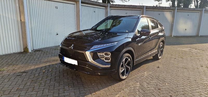 Schwarz Gebraucht 2022 Mitsubishi Eclipse Cross Plus SUV | 23.990 € (Guter Preis) - Bild 1/4