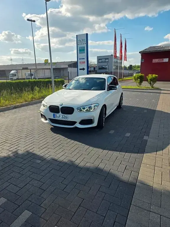 Gebraucht BMW M135 Performance 326 PS (239 kW) 2016 Weiß Kleinwagen