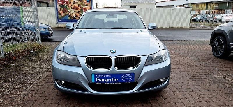 Gebraucht BMW 318 143 PS (105 kW) 2010 Grau Limousine