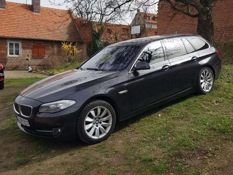 Schwarz Gebraucht 2012 BMW 530 Kombi | 9.900 € (Superpreis) - Bild 1/4