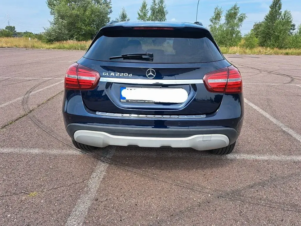 Gebraucht Mercedes GLA220 170 PS (125 kW) 2017 Blau SUV