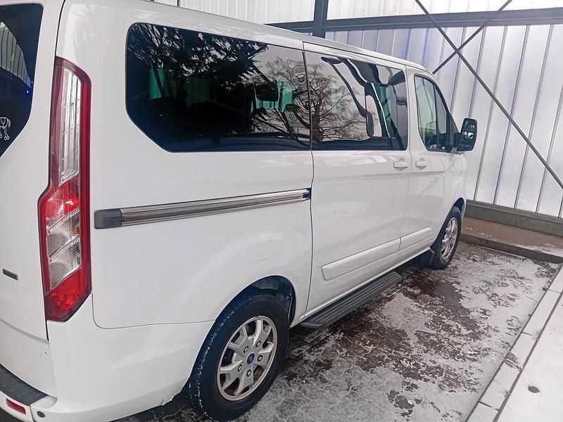 Gebraucht Ford Transit Tourneo 163 PS (119 kW) 2013 Weiß Van / Kleinbus