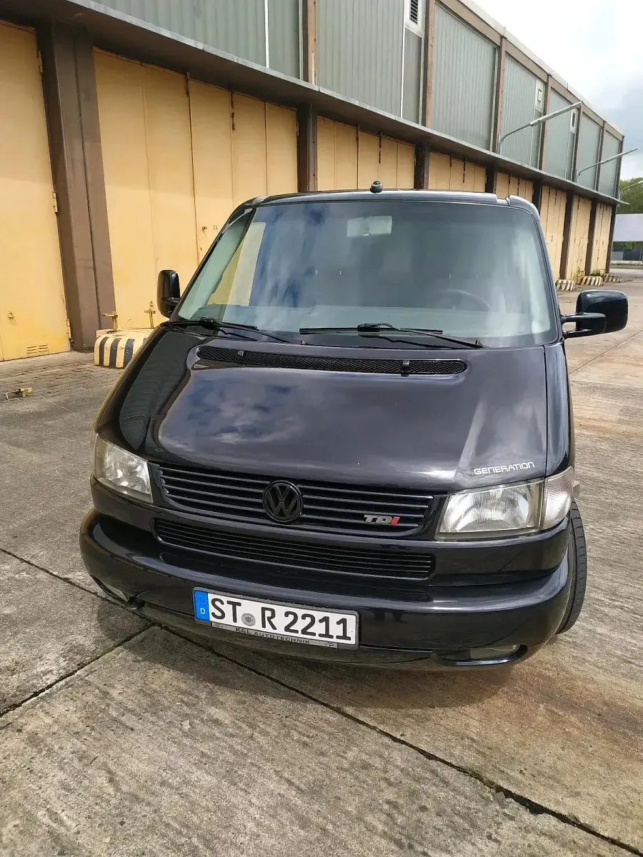 Gebraucht VW T4 150 PS (110 kW) 2002 Schwarz Van