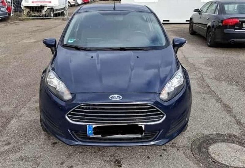 Blazerblau Gebraucht 2014 Ford Fiesta Trend Kleinwagen | 4.499 € (Fairer Preis) - Bild 1/4