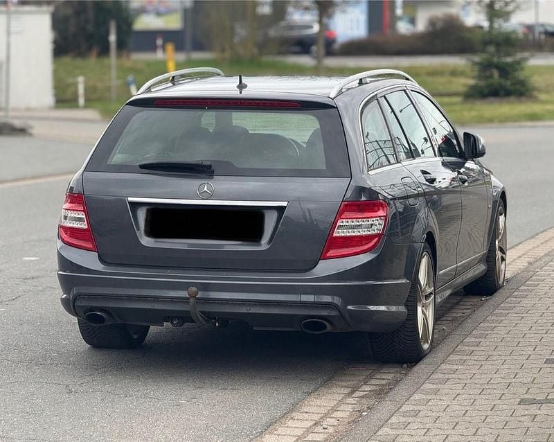 Gebraucht Mercedes C320 224 PS (164 kW) 2008 Grau Kombi