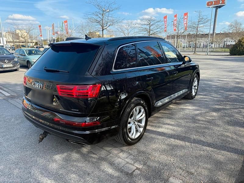 Second-hand Audi Q7 272 CP (200 kW) 2017 Negru SUV