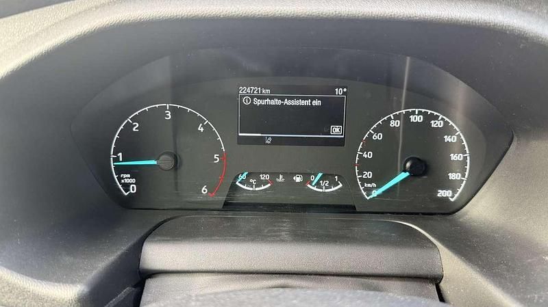 Gebraucht Ford Transit Trend 105 PS (77 kW) 2022 Weiß Van