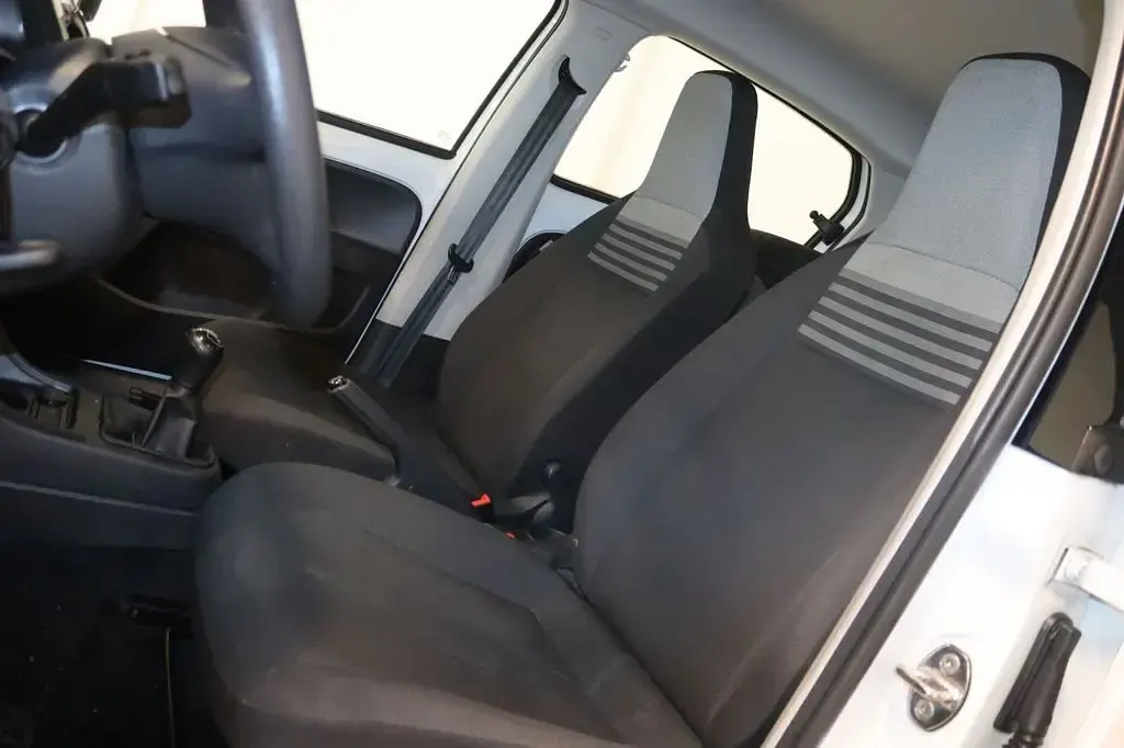 Usado VW up! 65 CV (47 kW) 2022 Blanco Utilitario