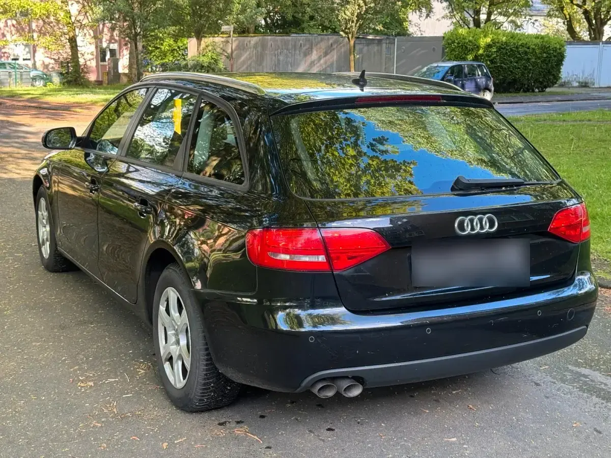 Używany Audi A4 143 KM (105 kW) 2011 Czarny Kombi