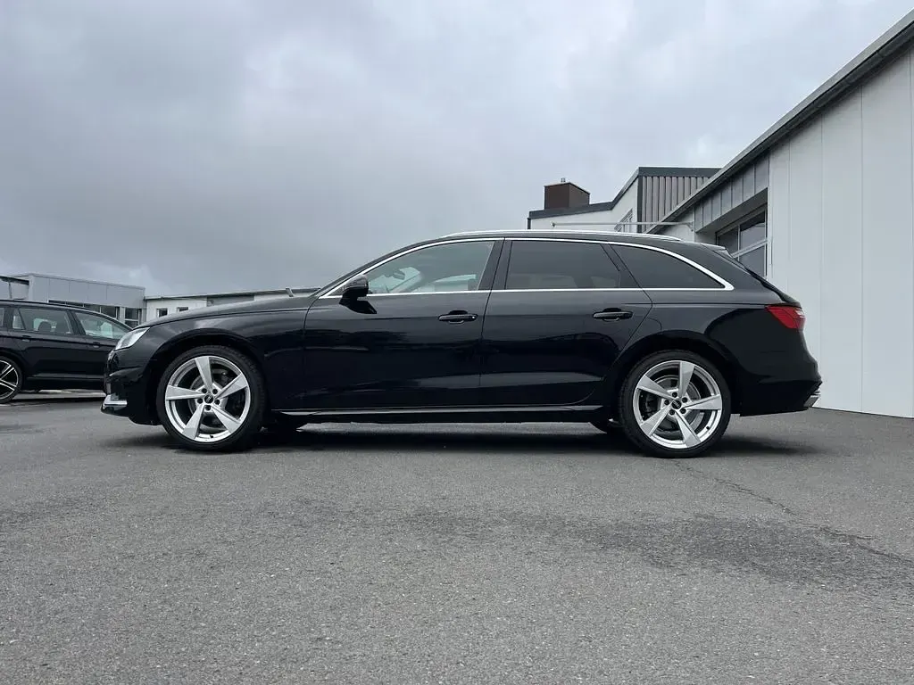 Gebraucht Audi A4 Advanced Plus 150 PS (110 kW) 2023 Schwarz Kombi